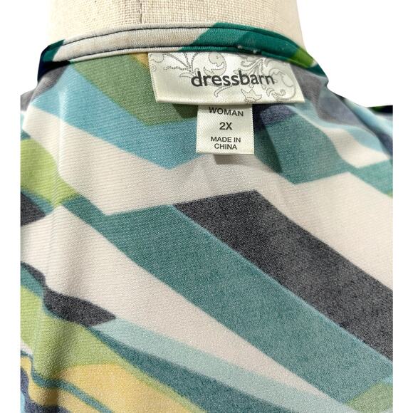 Dressbarn Woman Faux Wrap V Neck Geometric Print Short Sleeve Blouse Size 2X EUD - Picture 2 of 5